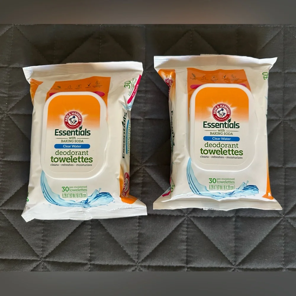 2 Arm & Hammer Essentials Deodorant Wipes Clear Water scent